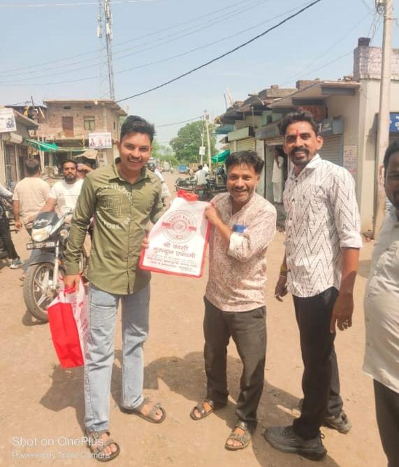 एडमिशन सीजन में ‘थैला पॉलिटिक्स’ शिक्षा के स्तर पर भरोसा या अभिभावकों को लुभाने का नया पैंतरा ?